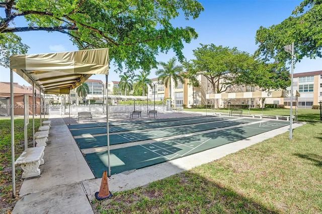 2811 Somerset Dr 405, Lauderdale Lakes, FL 33311