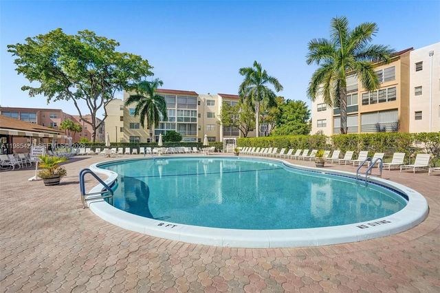 2811 Somerset Dr 405, Lauderdale Lakes, FL 33311