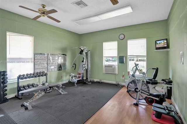 2811 Somerset Dr 405, Lauderdale Lakes, FL 33311