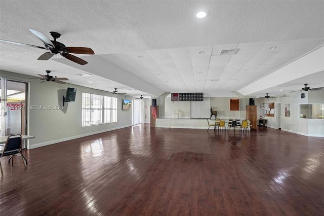 2811 Somerset Dr 405, Lauderdale Lakes, FL 33311