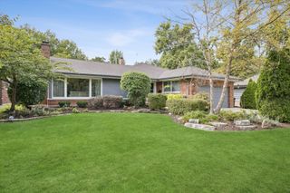 110 S Herbert Road, Riverside, IL 60546