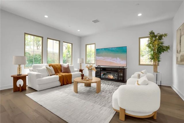 212 Sutters Mill, Irvine, CA 92602