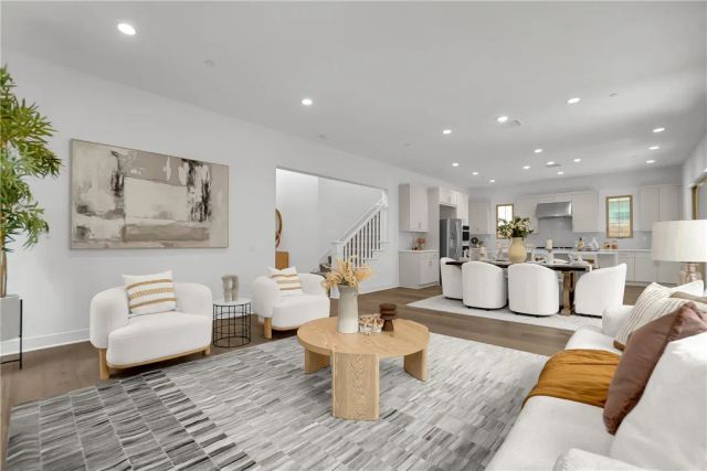 212 Sutters Mill, Irvine, CA 92602