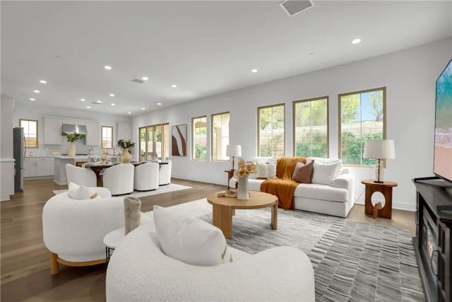 212 Sutters Mill, Irvine, CA 92602
