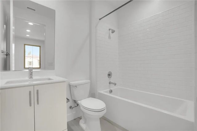 212 Sutters Mill, Irvine, CA 92602