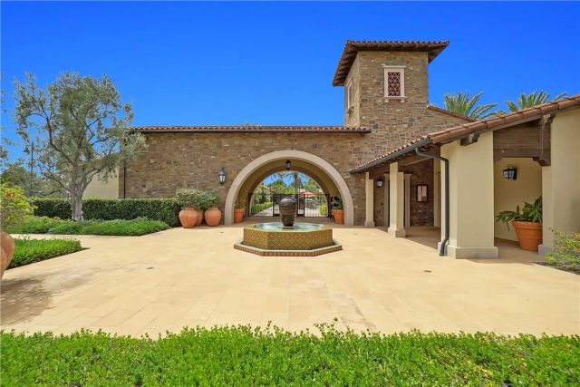 212 Sutters Mill, Irvine, CA 92602