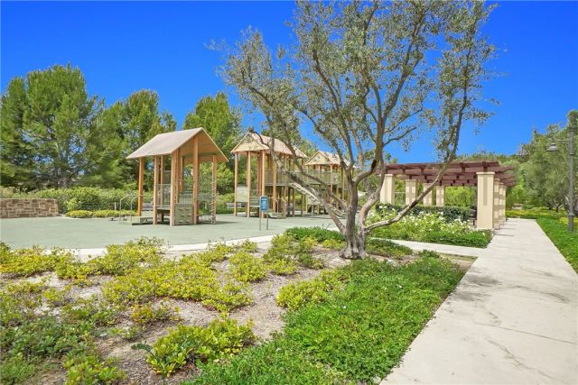 212 Sutters Mill, Irvine, CA 92602