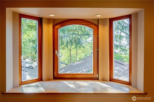 1614 32nd Avenue, Seattle, WA 98122