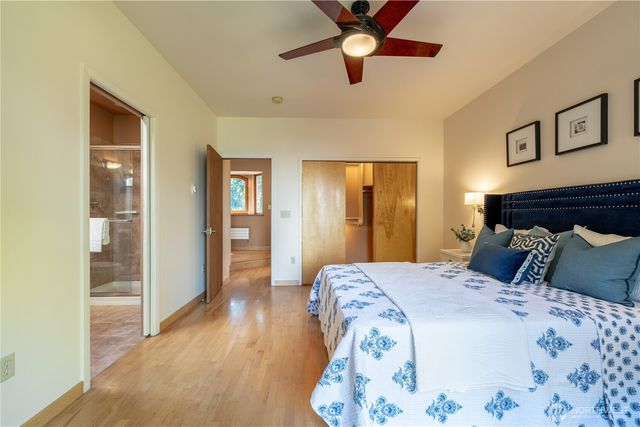 1614 32nd Avenue, Seattle, WA 98122