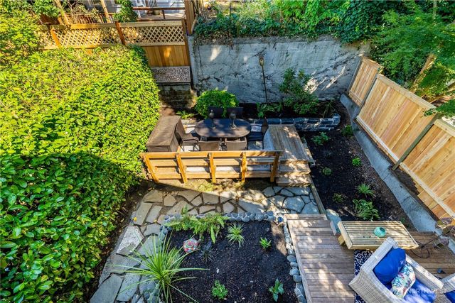 1614 32nd Avenue, Seattle, WA 98122