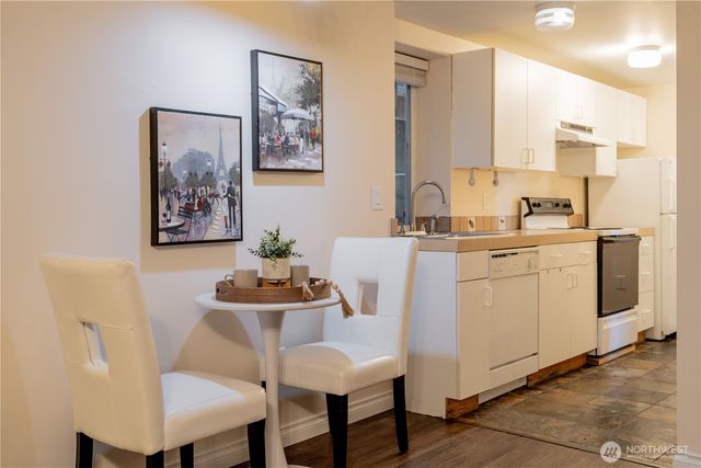 1614 32nd Avenue, Seattle, WA 98122