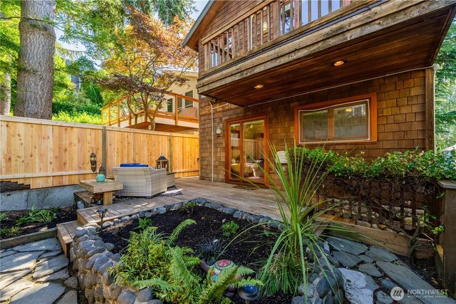 1614 32nd Avenue, Seattle, WA 98122