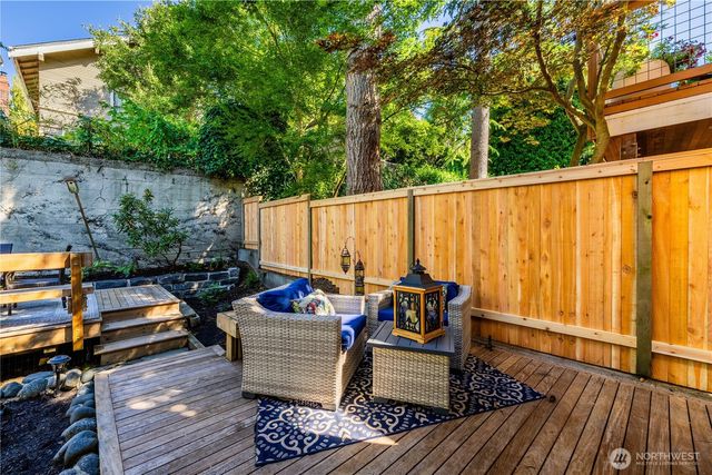 1614 32nd Avenue, Seattle, WA 98122