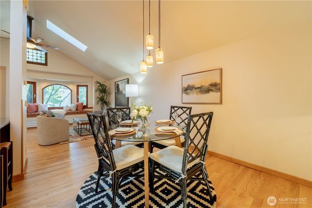 1614 32nd Avenue, Seattle, WA 98122