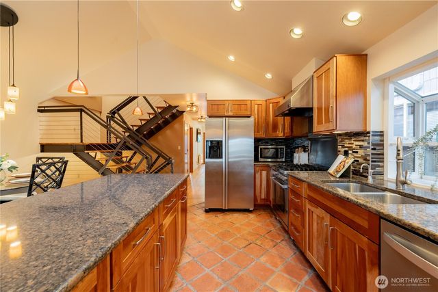 1614 32nd Avenue, Seattle, WA 98122