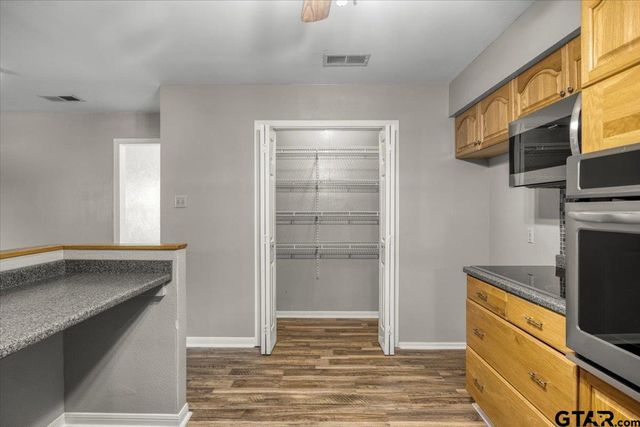 303 Westwood Dr, Troup, TX 75789