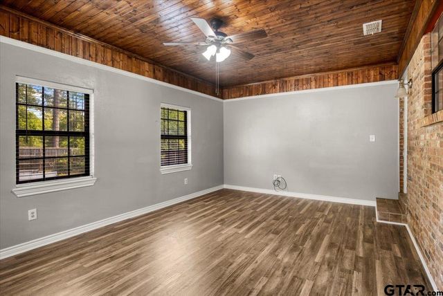 303 Westwood Dr, Troup, TX 75789