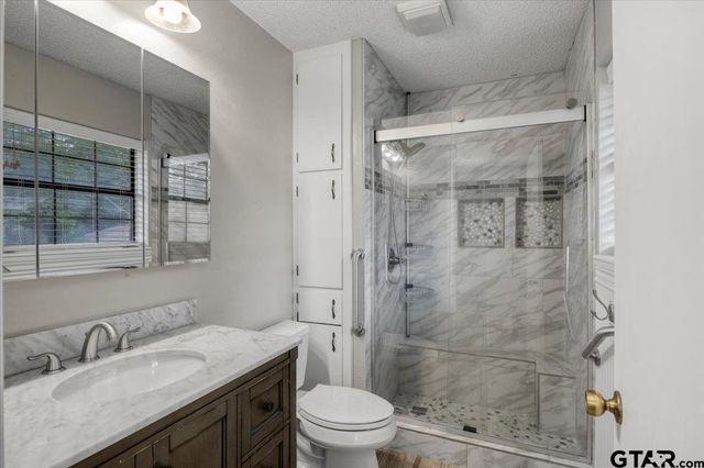303 Westwood Dr, Troup, TX 75789