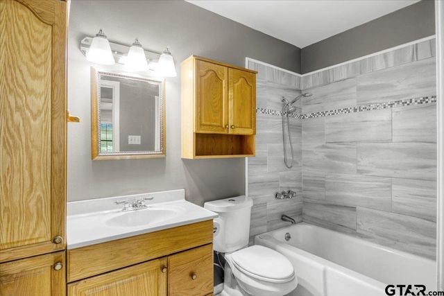303 Westwood Dr, Troup, TX 75789