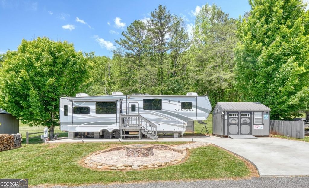 132 Heavenly Drive, Blairsville, GA 30512