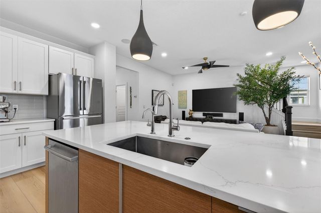 652 10TH AVENUE S, St Petersburg, FL 33701
