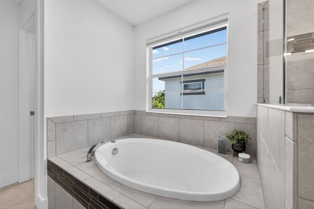 652 10TH AVENUE S, St Petersburg, FL 33701