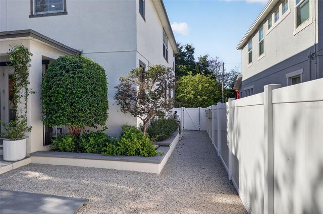 652 10TH AVENUE S, St Petersburg, FL 33701