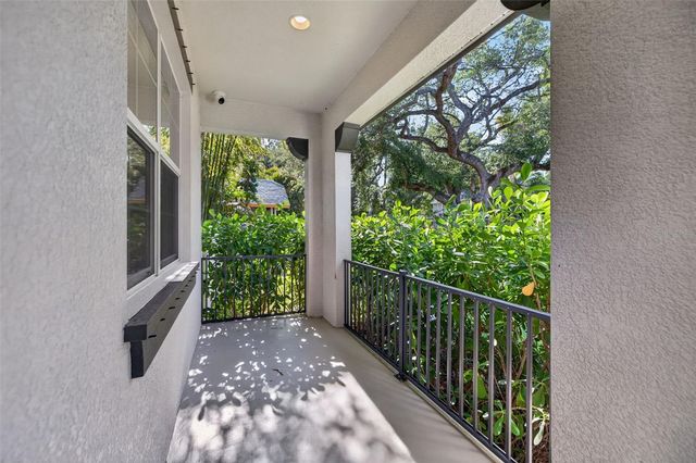 652 10TH AVENUE S, St Petersburg, FL 33701