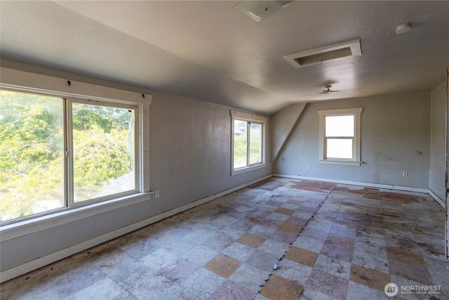 949 S Ridgewood Avenue, Tacoma, WA 98405
