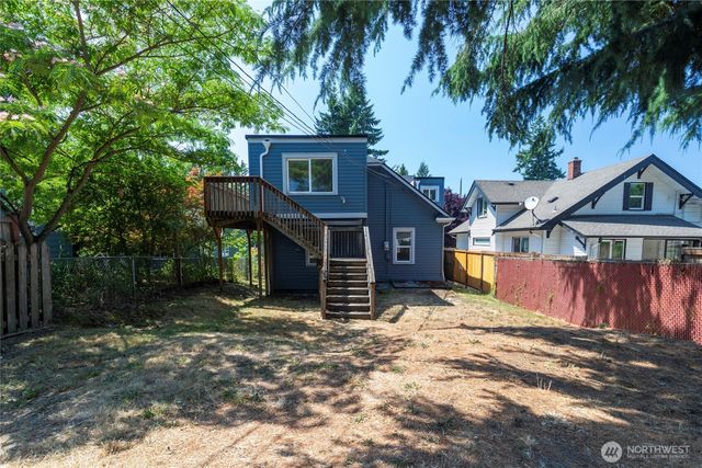 949 S Ridgewood Avenue, Tacoma, WA 98405