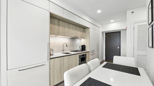 211 N Harbor Drive 3605, Chicago, IL 60601