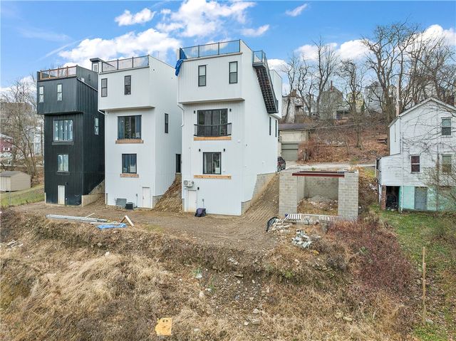 424 Clarence St, West End, PA 15211