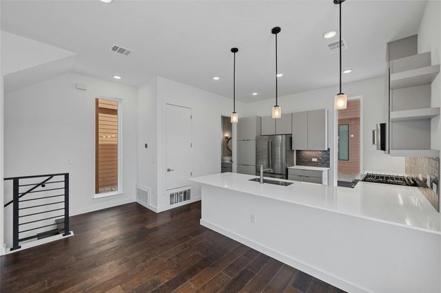 6821 Wolfcreek PASS 2, Austin, TX 78749