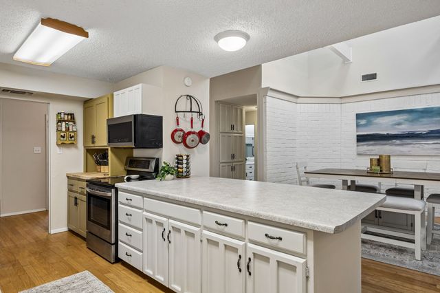 1501 Schumac Lane, Bedford, TX 76022