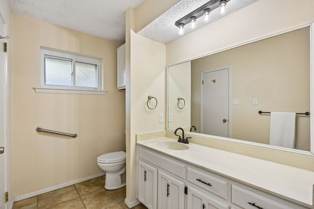 1501 Schumac Lane, Bedford, TX 76022