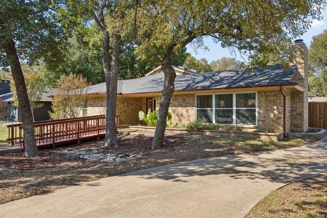 1501 Schumac Lane, Bedford, TX 76022