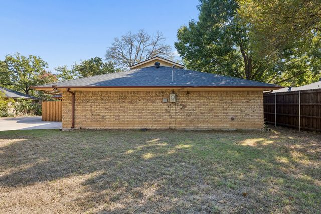 1501 Schumac Lane, Bedford, TX 76022