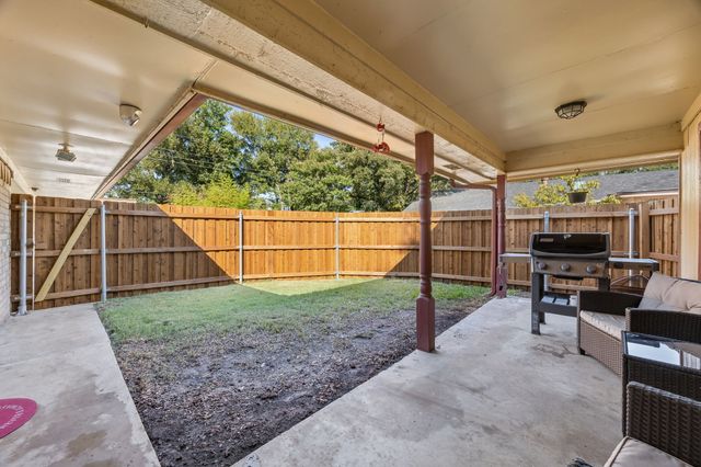 1501 Schumac Lane, Bedford, TX 76022
