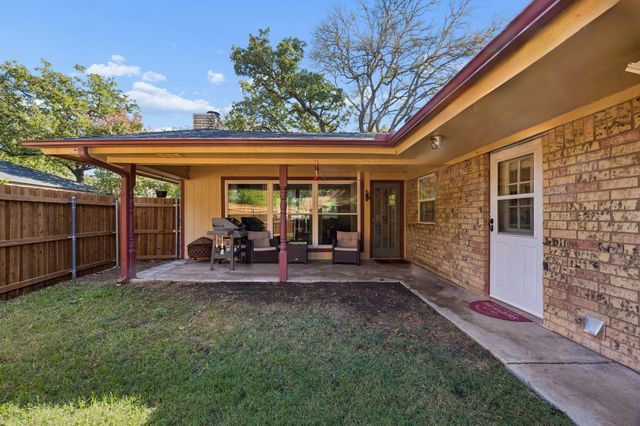 1501 Schumac Lane, Bedford, TX 76022