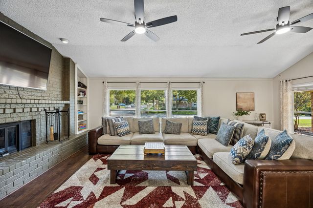 1501 Schumac Lane, Bedford, TX 76022