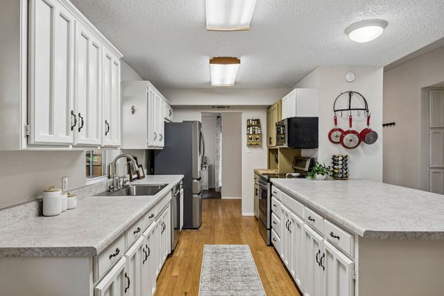1501 Schumac Lane, Bedford, TX 76022