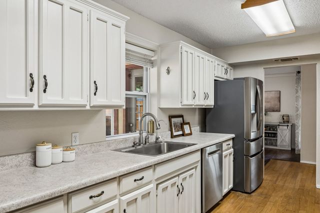 1501 Schumac Lane, Bedford, TX 76022
