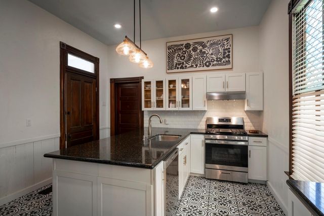 1515 24th Street, Galveston, TX 77550