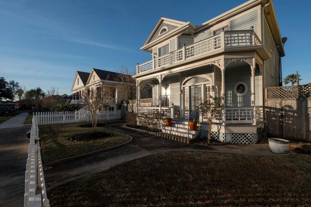 1515 24th Street, Galveston, TX 77550