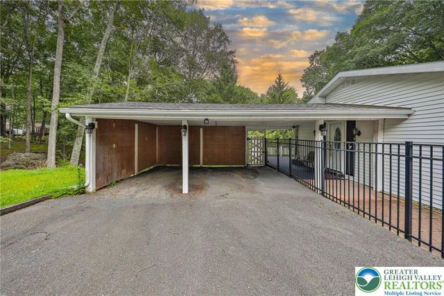 1094 Maple Lake Drive, Lehman Twp, PA 18324