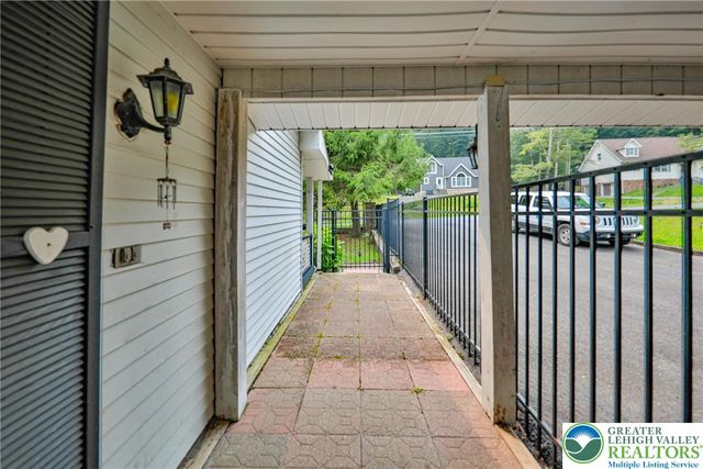 1094 Maple Lake Drive, Lehman Twp, PA 18324