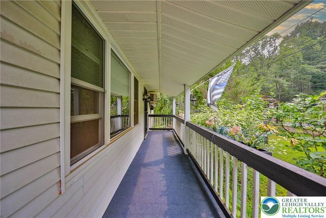 1094 Maple Lake Drive, Lehman Twp, PA 18324