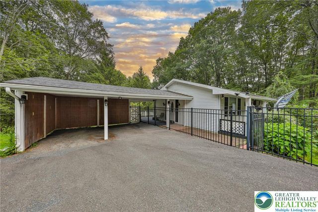 1094 Maple Lake Drive, Lehman Twp, PA 18324