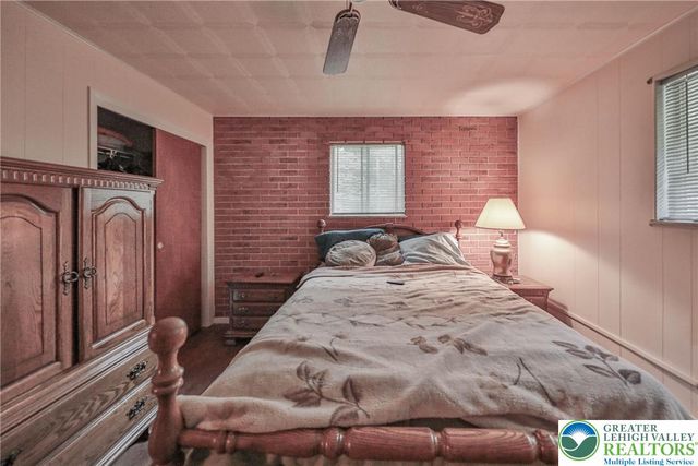 1094 Maple Lake Drive, Lehman Twp, PA 18324