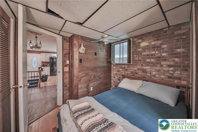1094 Maple Lake Drive, Lehman Twp, PA 18324